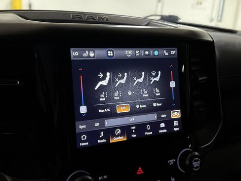 Used 2022 RAM 1500 Laramie AWD/4WD image 17