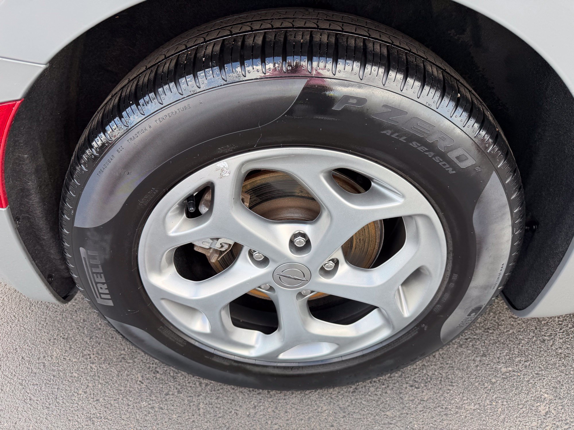 Used 2023 Chrysler Pacifica Limited FWD image 9