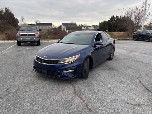 Used 2019 Kia Optima EX w/ EX Premium Package image 4