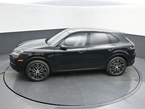 New 2026 Porsche Cayenne image 27