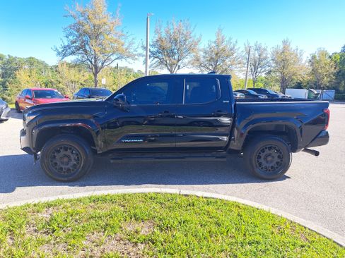 Used 2025 Toyota Tacoma SR5 RWD image 8