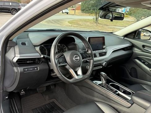 Used 2024 Nissan Altima 2.5 SR image 16