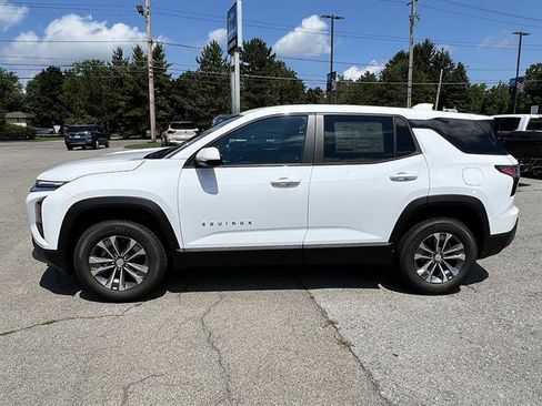 New 2027 Chevrolet Equinox LT AWD/4WD image 2