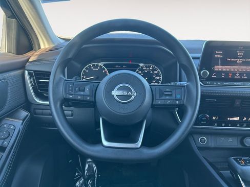 Used 2022 Nissan Rogue SV AWD/4WD image 15
