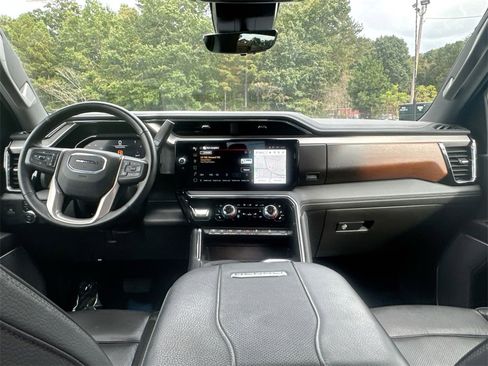 Used 2024 GMC Sierra 3500 Denali w/ Denali Reserve Package image 30