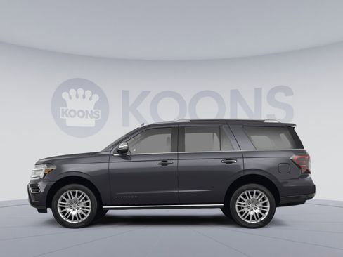 Used 2023 Ford Expedition Platinum image 2