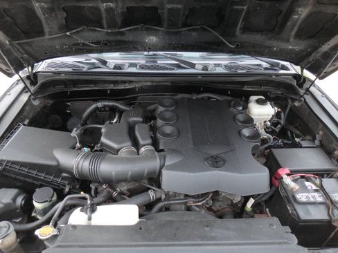 Used 2014 Toyota FJ Cruiser 2WD w/ Convenience Package image 27