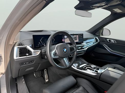 Used 2025 BMW X5 xDrive40i w/ M Sport Package AWD/4WD image 15