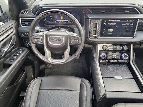 Used 2024 GMC Yukon Denali w/ Denali Reserve Package AWD/4WD image 25