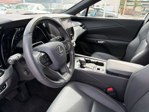 Used 2025 Lexus RX 350 w/ Convenience Package AWD/4WD image 10