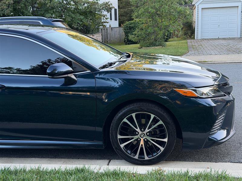 Used 2020 Toyota Camry SE FWD image 6