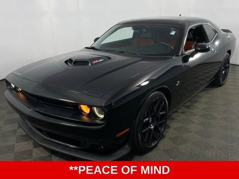 Used 2015 Dodge Challenger R/T Scat Pack RWD image 3