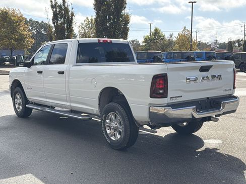 Used 2025 RAM 2500 Big Horn AWD/4WD image 6
