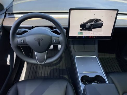 Used 2024 Tesla Model Y Performance AWD/4WD image 11