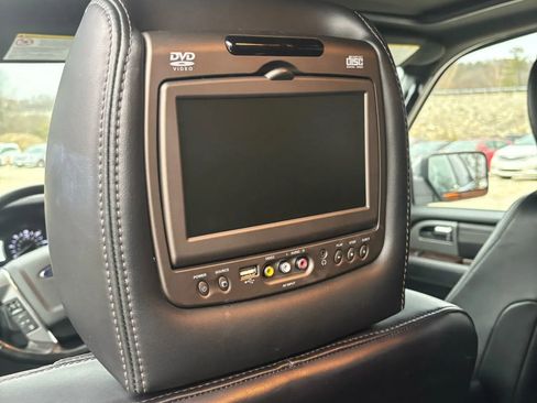 Used 2015 Ford Expedition Platinum image 16