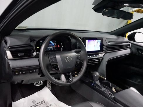 Used 2026 Toyota Camry SE FWD image 11