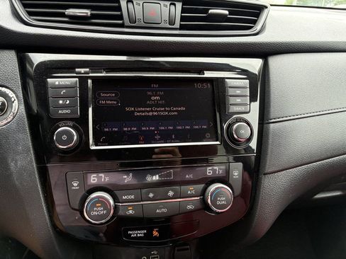 Used 2018 Nissan Rogue SV FWD image 10