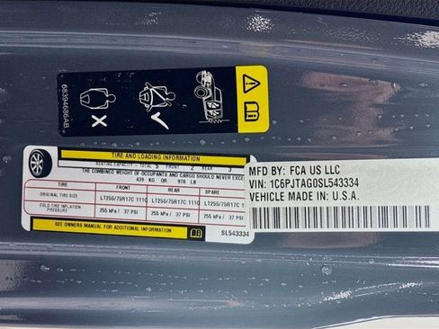 Used 2025 Jeep Gladiator Sport image 29