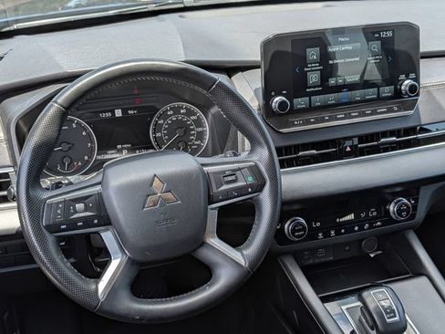 Used 2024 Mitsubishi Outlander SE FWD image 11