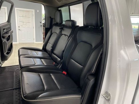 Used 2022 RAM 1500 Laramie AWD/4WD image 13
