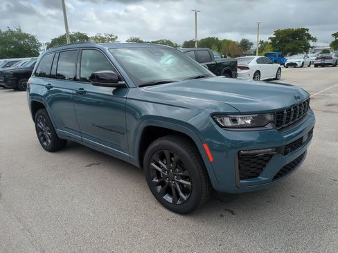New 2026 Jeep Grand Cherokee Limited AWD/4WD image 2