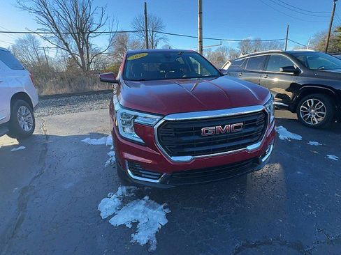 Used 2022 GMC Terrain SLE image 8