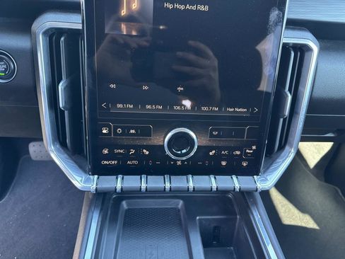 Used 2025 GMC Acadia Elevation image 27