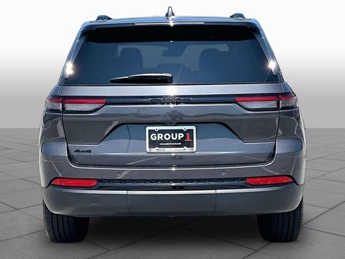 Used 2023 Jeep Grand Cherokee Altitude AWD/4WD image 5