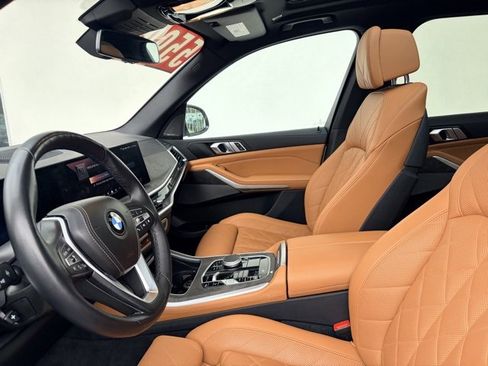 Used 2024 BMW X5 xDrive40i w/ Premium Package image 12