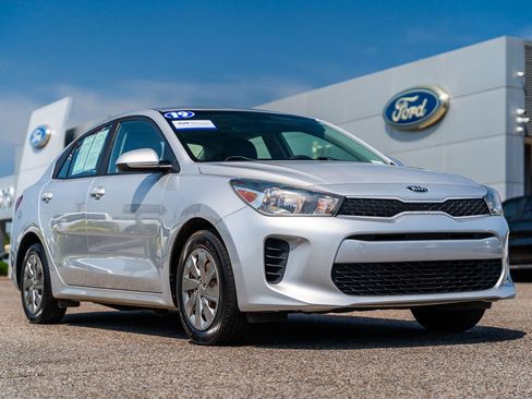 Used 2019 Kia Rio S FWD image 1