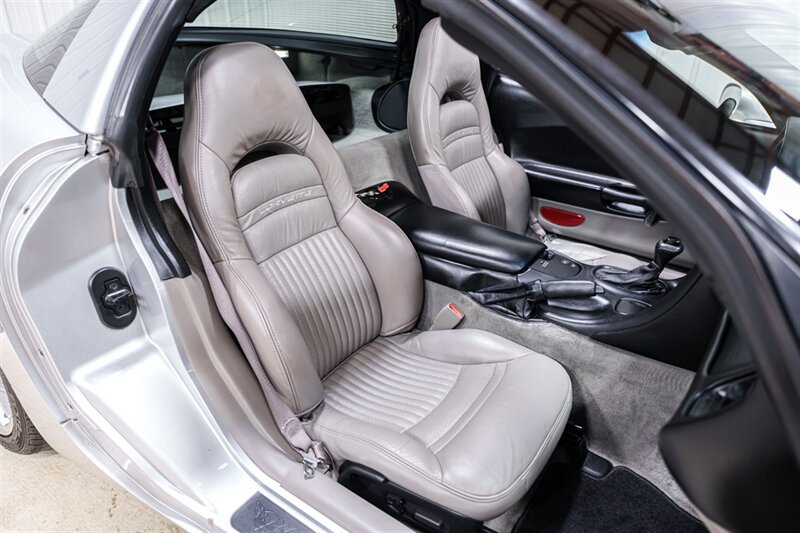 Used 2002 Chevrolet Corvette Coupe w/ Preferred Equipment Group1 RWD image 21