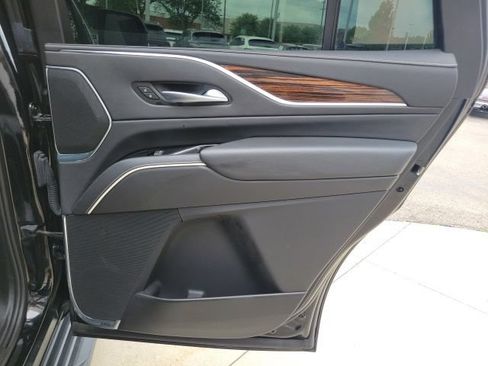 Used 2023 Cadillac Escalade Premium Luxury AWD/4WD image 26