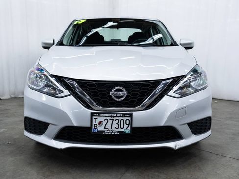 Used 2017 Nissan Sentra SV FWD image 2