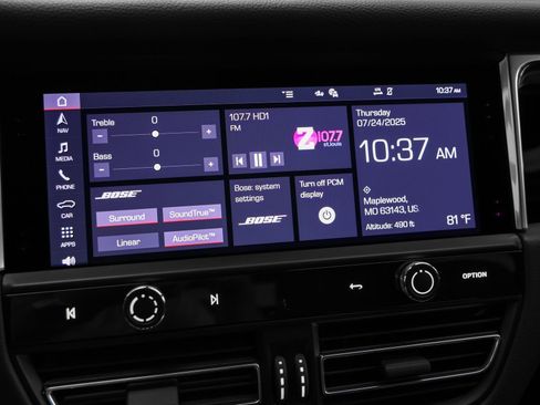 Certified 2025 Porsche Macan image 32