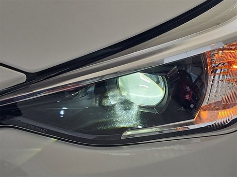 New 2025 Subaru Crosstrek 2.0i Premium image 31