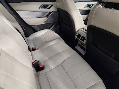 Used 2018 Land Rover Range Rover Velar R-Dynamic SE image 32