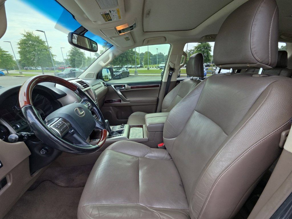 Used 2018 Lexus GX 460 Premium w/ Premium Package AWD/4WD image 29