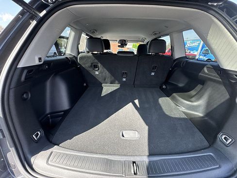 Used 2024 Jeep Grand Cherokee Limited image 25