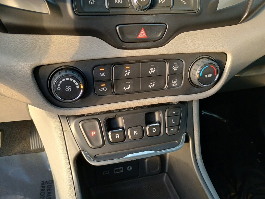 Used 2018 GMC Terrain SLE FWD image 30