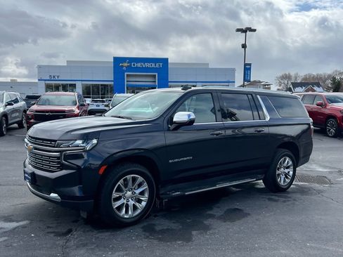 Used 2023 Chevrolet Suburban Premier AWD/4WD image 1