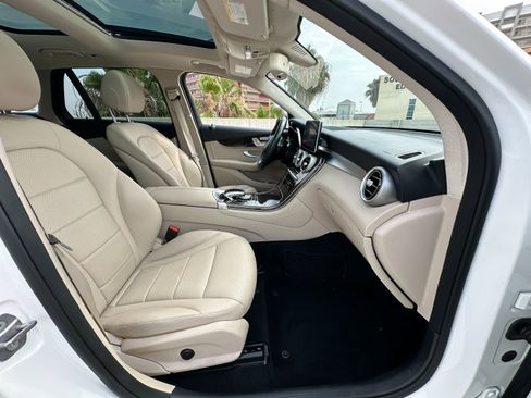 Used 2016 Mercedes-Benz GLC 300 4MATIC image 5