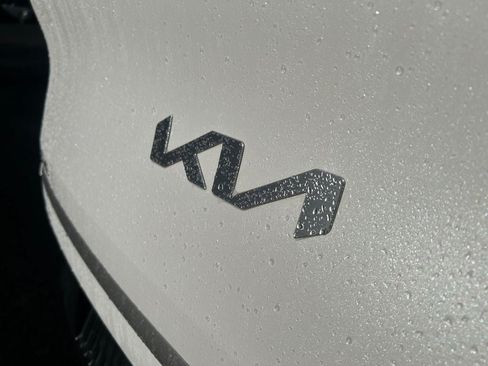 Used 2024 Kia EV6 Light AWD/4WD image 32