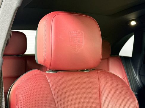 Certified 2023 Porsche Macan AWD/4WD image 23