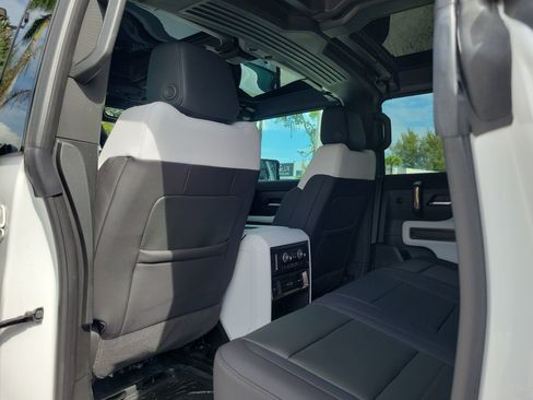 Used 2025 GMC Hummer EV 2X AWD/4WD image 16