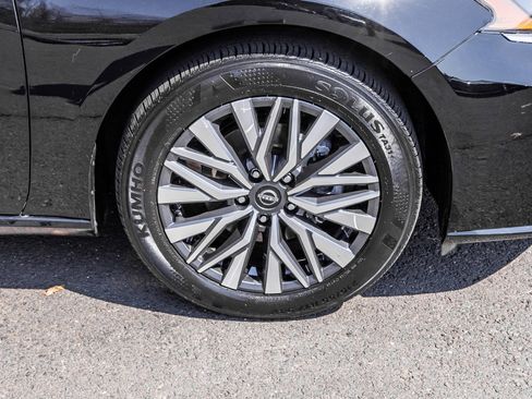 Used 2025 Nissan Altima 2.5 SV image 7