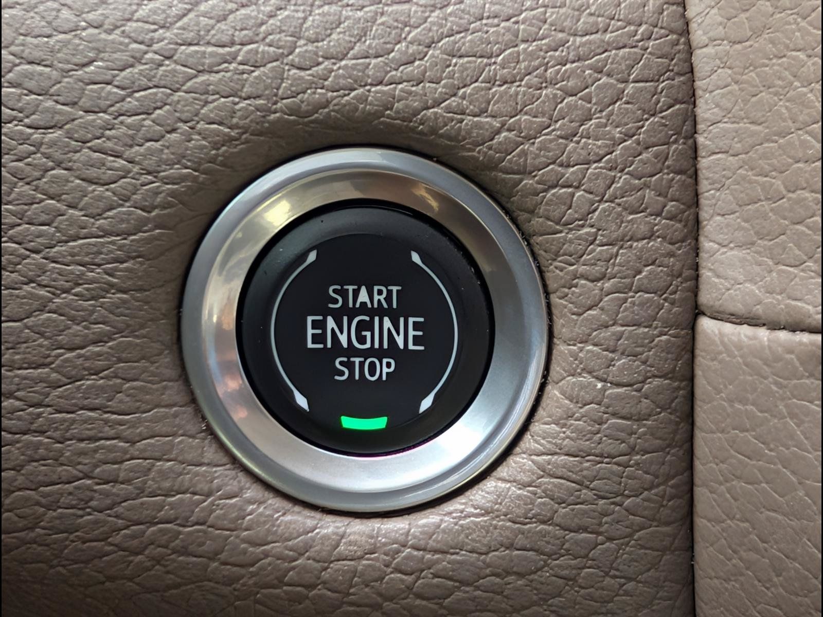 Used 2024 GMC Yukon Denali w/ Advanced Technology Package AWD/4WD image 14