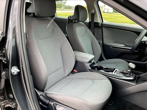 Used 2025 Kia K4 FWD image 7