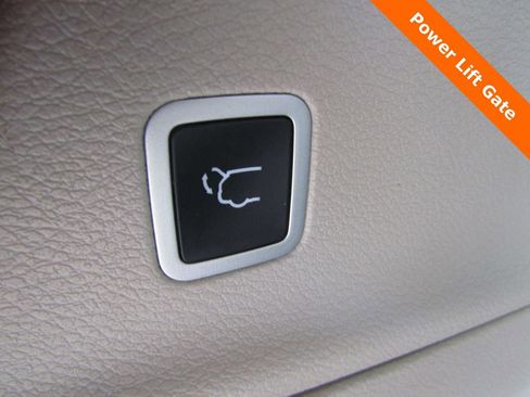 Used 2023 Chrysler Pacifica Limited image 21