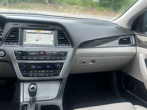 Used 2016 Hyundai Sonata Limited w/ Option Group 05 FWD image 36