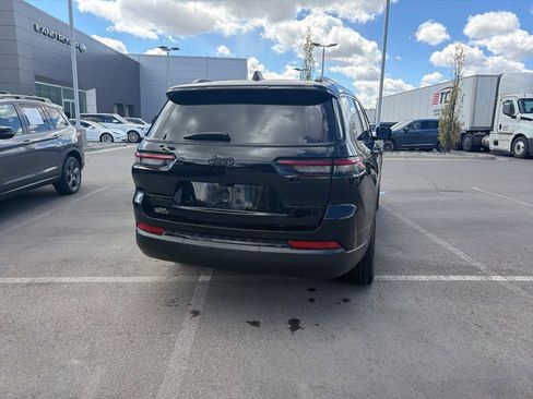 Used 2023 Jeep Grand Cherokee L Laredo image 6